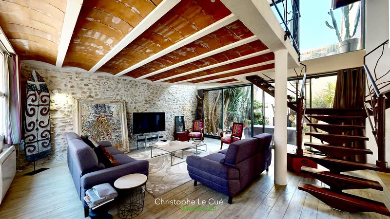 Maison en pierre - 256 m² - 8 pièces