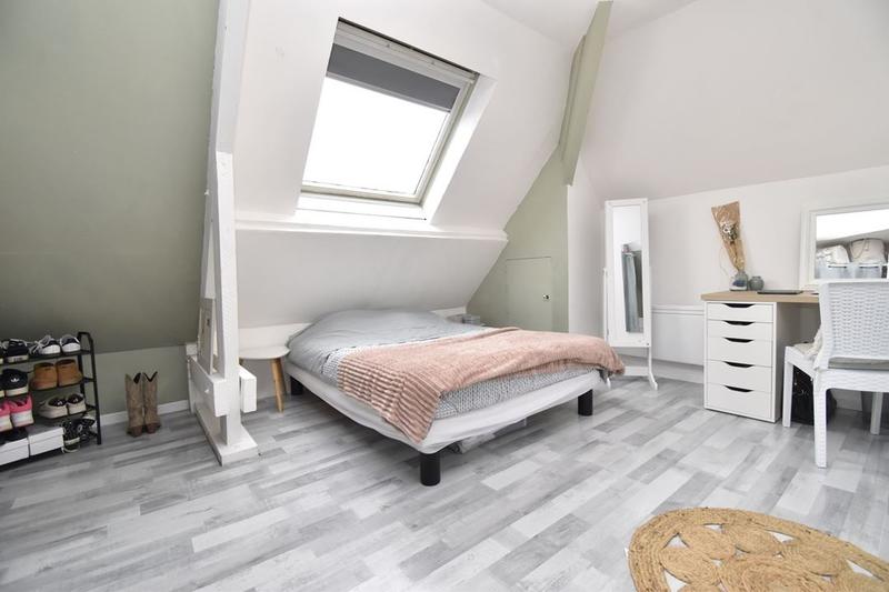 Pavillon - 150 m² - 8 pièces