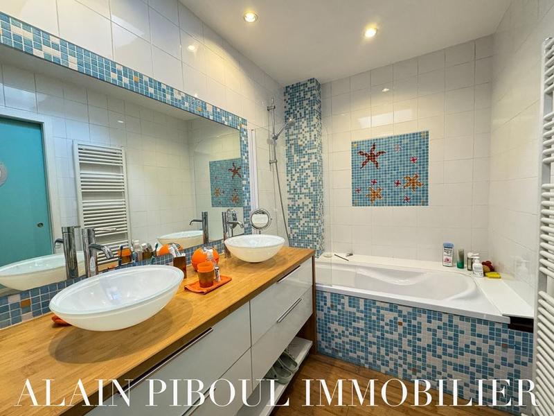 Maison traditionnelle - 153 m² - 6 pièces