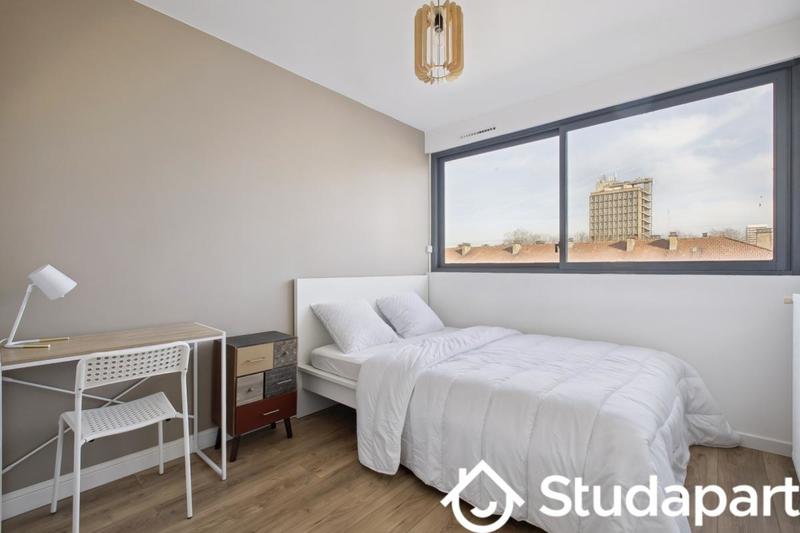 Chambre - 105 m² - 1 pièce