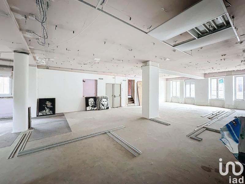 Local commercial - 1 700 m²