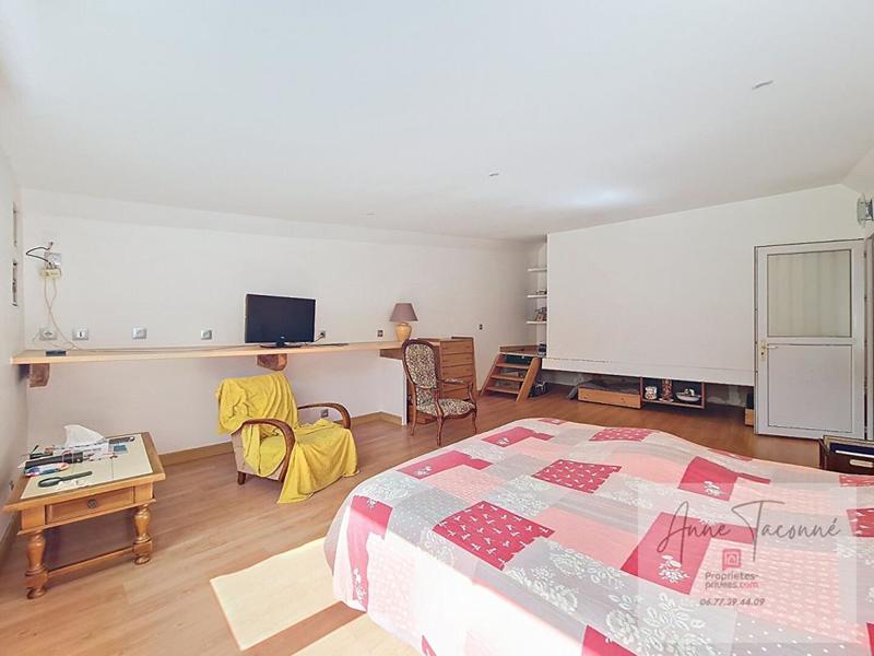 Maison - 200 m² - 6 pièces