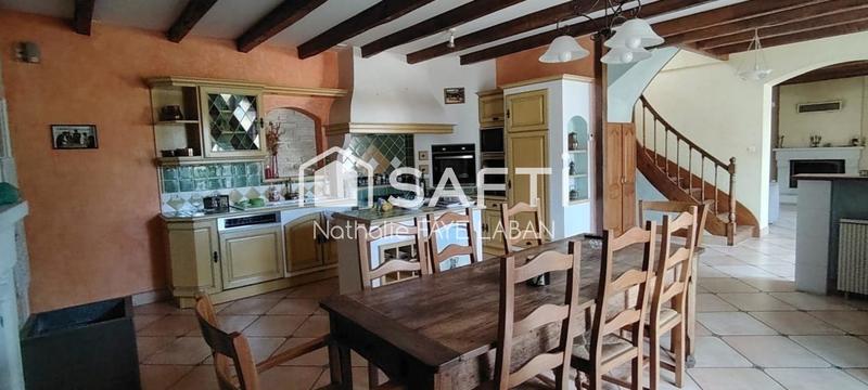 Maison - 325 m² - 8 pièces