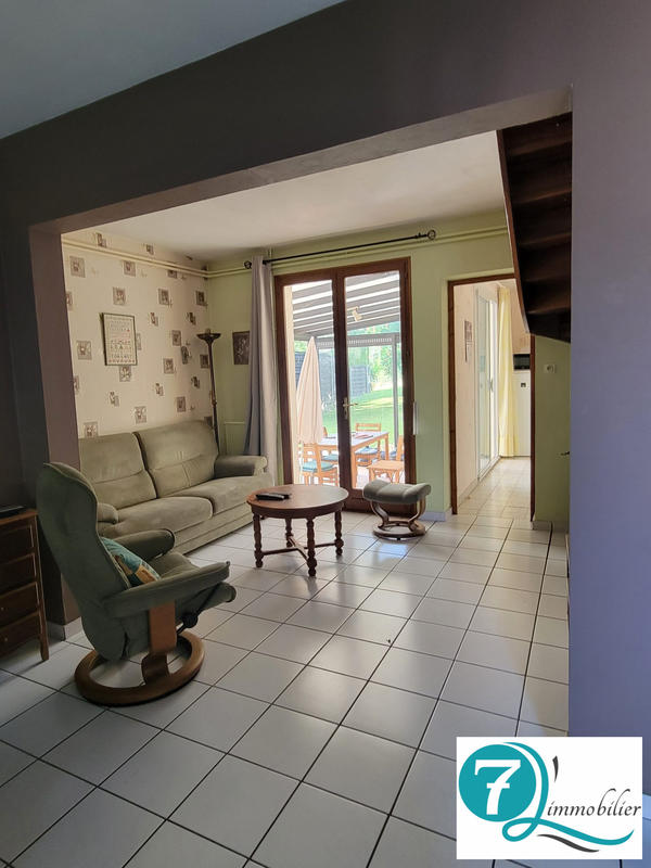 Maison - 104 m² - 10 pièces