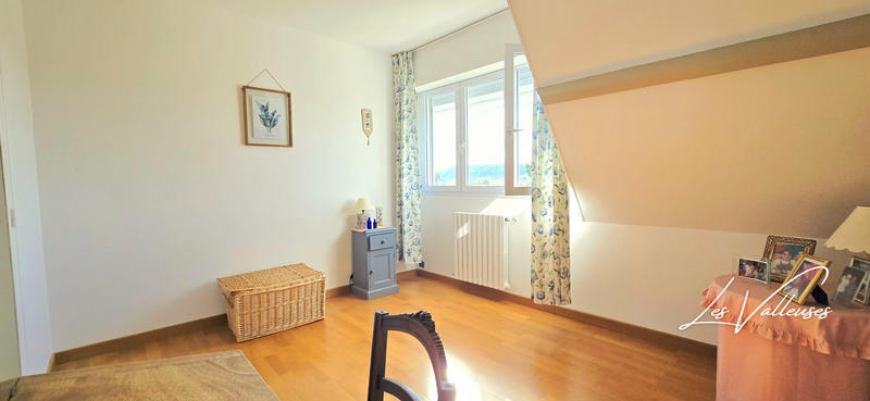 Maison traditionnelle - 185 m² - 8 pièces