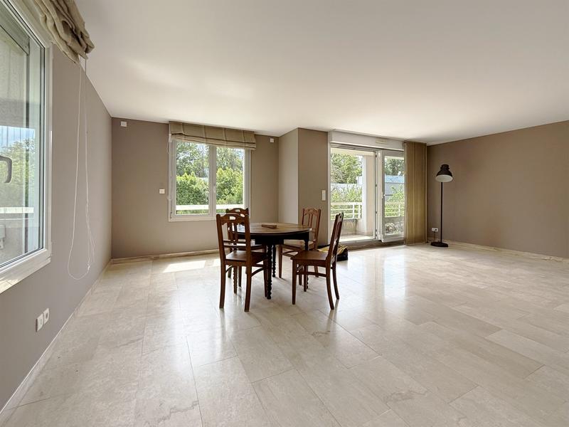 Appartement - 120 m² - 5 pièces