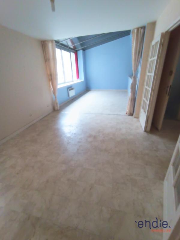 Maison - 500 m² - 20 pièces