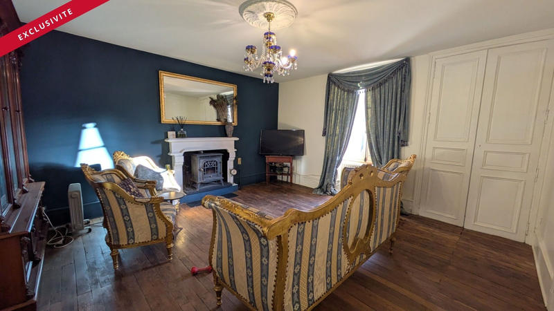 Maison - 230 m² - 8 pièces