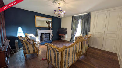 Maison - 230 m² - 8 pièces