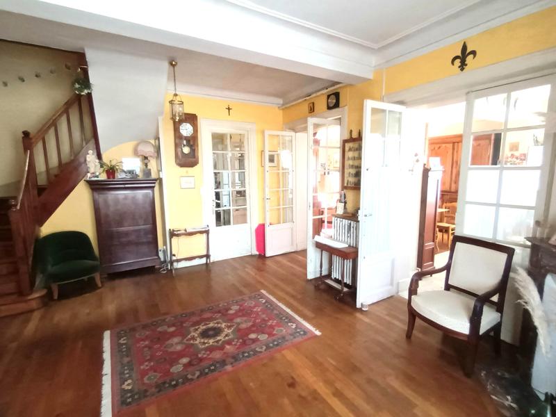 Maison - 290 m² - 14 pièces