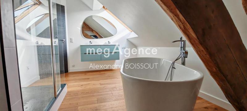 Maison - 219 m² - 4 pièces