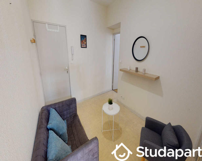 Chambre - 80 m² - 1 pièce