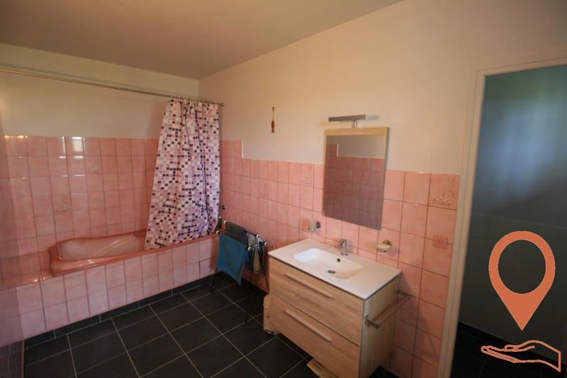 Maison traditionnelle - 575 m² - 16 pièces