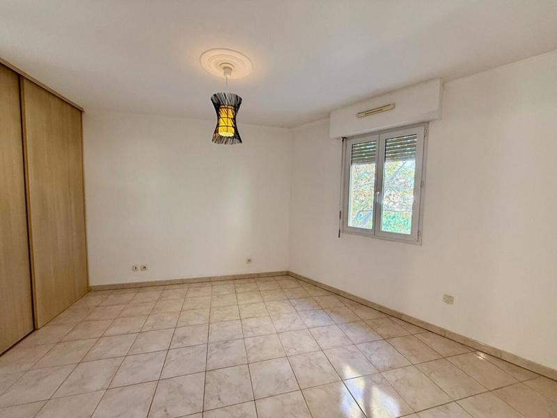 Appartement - 90 m² - 4 pièces