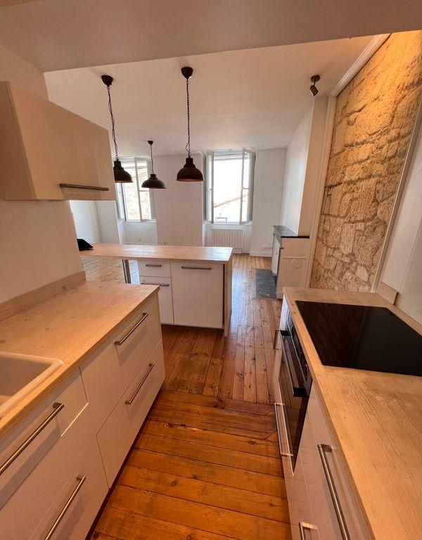 Appartement - 80 m² - 3 pièces