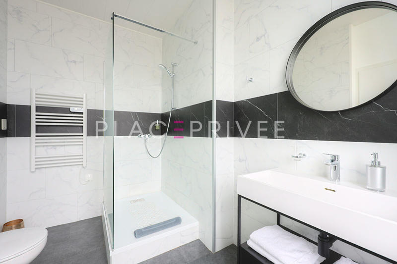 Maison - 435 m² - 16 pièces