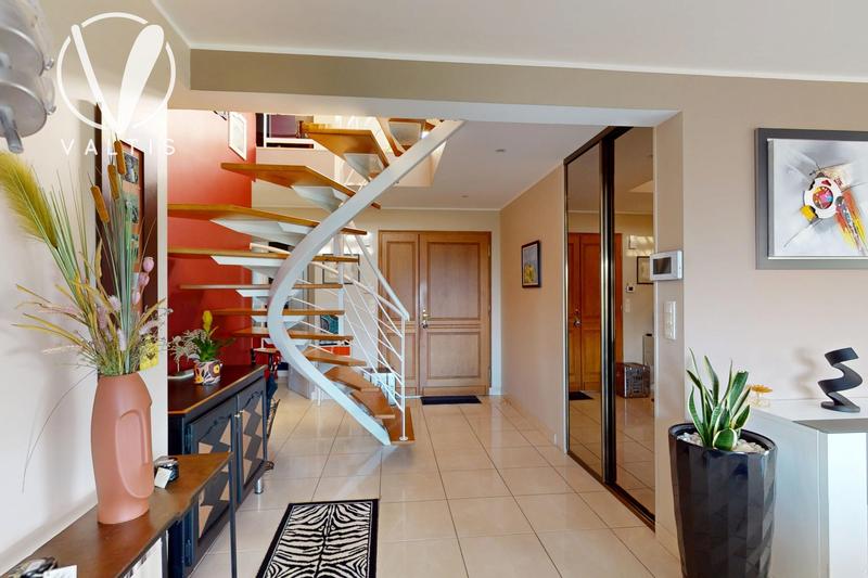 Maison contemporaine - 173 m² - 7 pièces