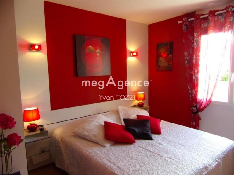 Maison - 330 m² - 10 pièces