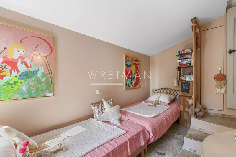 Maison - 250 m² - 7 pièces