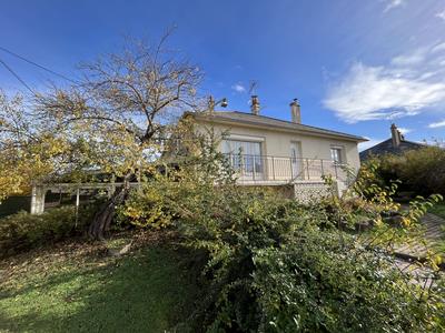 Maison - 230 m² - 6 pièces