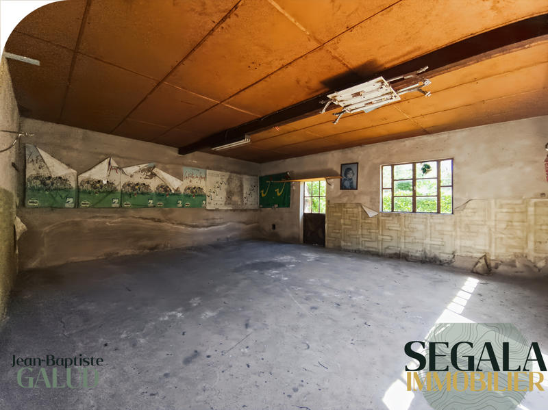 Maison - 220 m² - 8 pièces