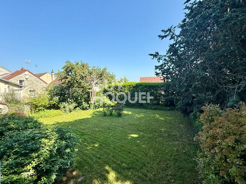 Maison - 245 m² - 8 pièces
