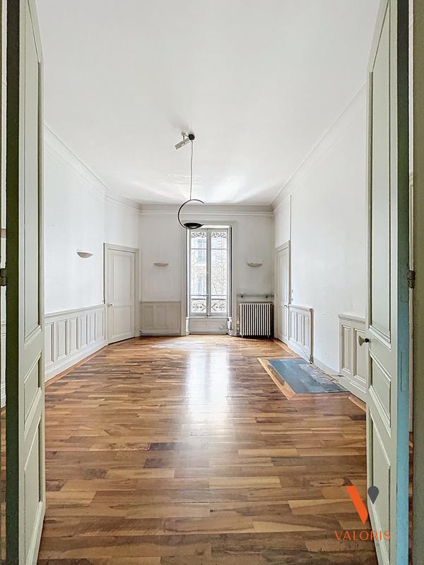 Appartement - 183 m² - 6 pièces