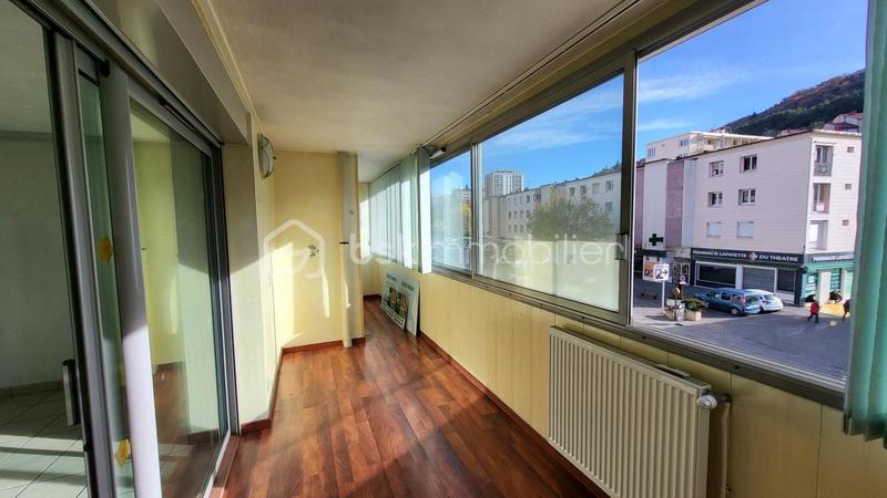 Appartement - 90 m² - 3 pièces