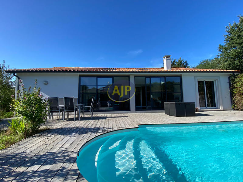 Maison - 157 m² - 4 pièces