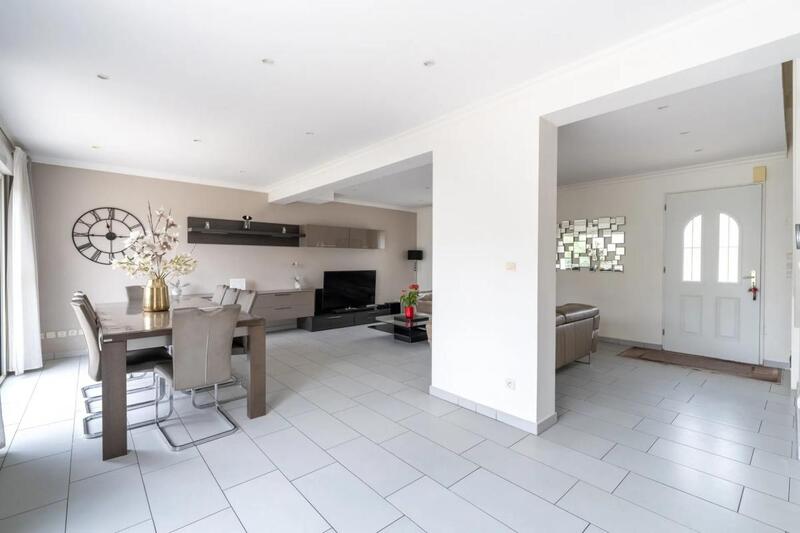 Maison - 179 m² - 8 pièces