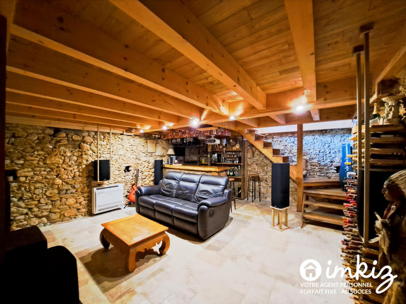 Maison - 305 m² - 7 pièces