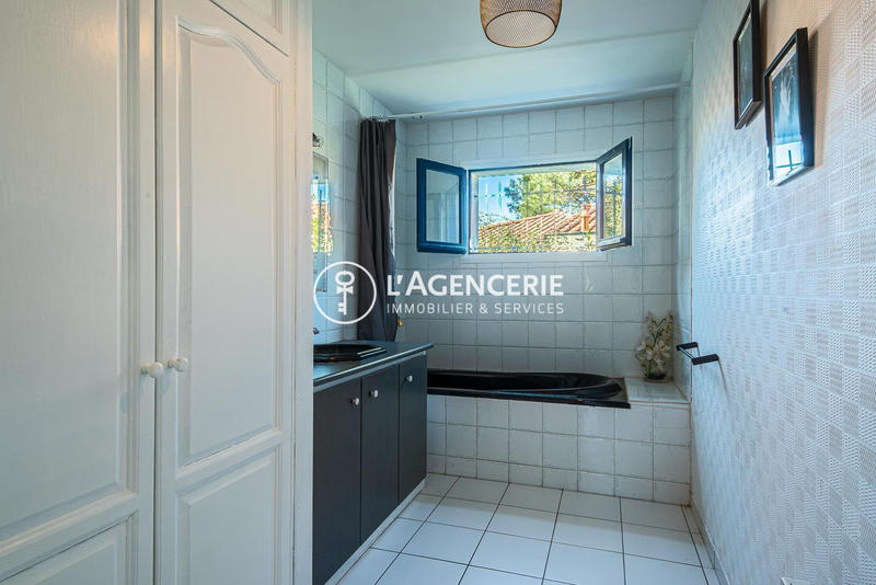 Maison - 137 m² - 5 pièces