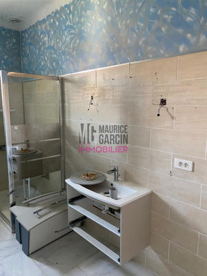 Maison - 280 m² - 6 pièces