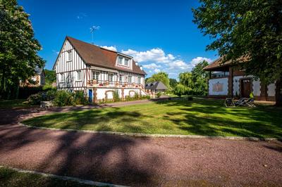 Propriété - 338 m² - 11 pièces