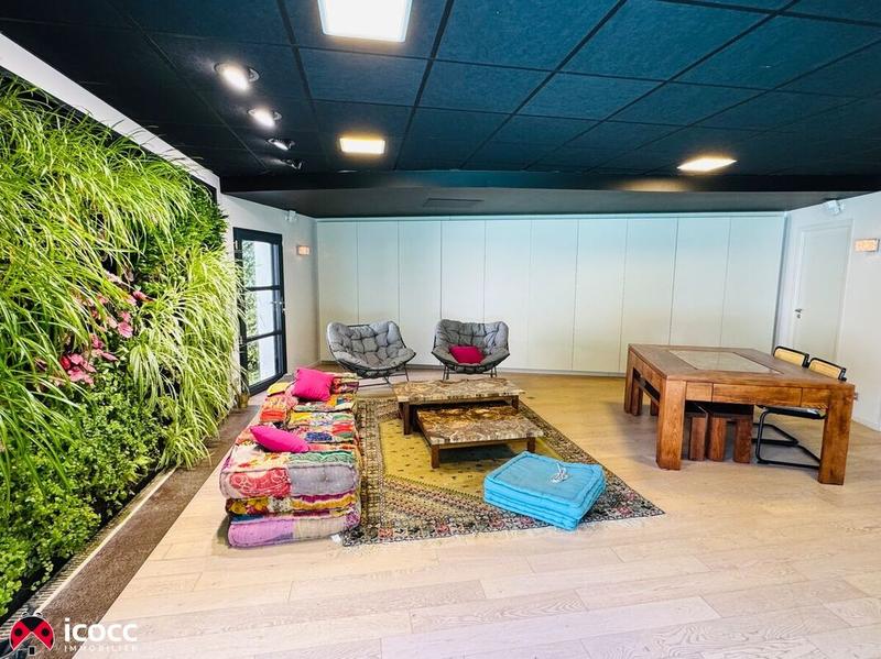 Maison - 303 m² - 11 pièces