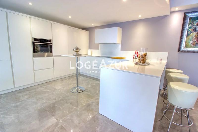 Appartement - 168 m² - 4 pièces