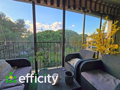 Appartement - 90 m² - 4 pièces