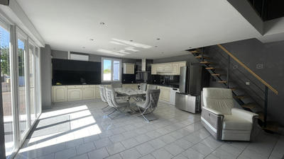 Maison - 95 m² - 4 pièces