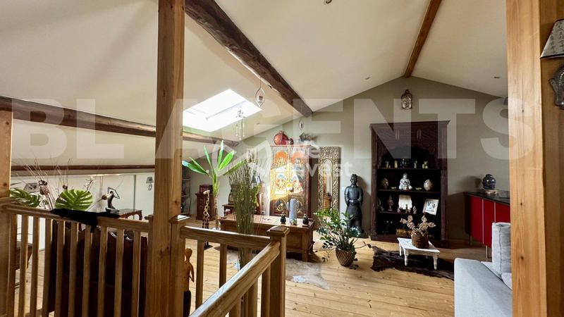 Maison - 166 m² - 6 pièces