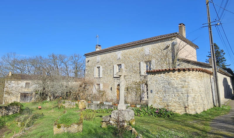 Maison - 252 m² - 8 pièces