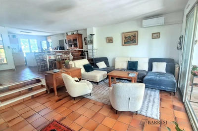 Maison traditionnelle - 90 m² - 4 pièces