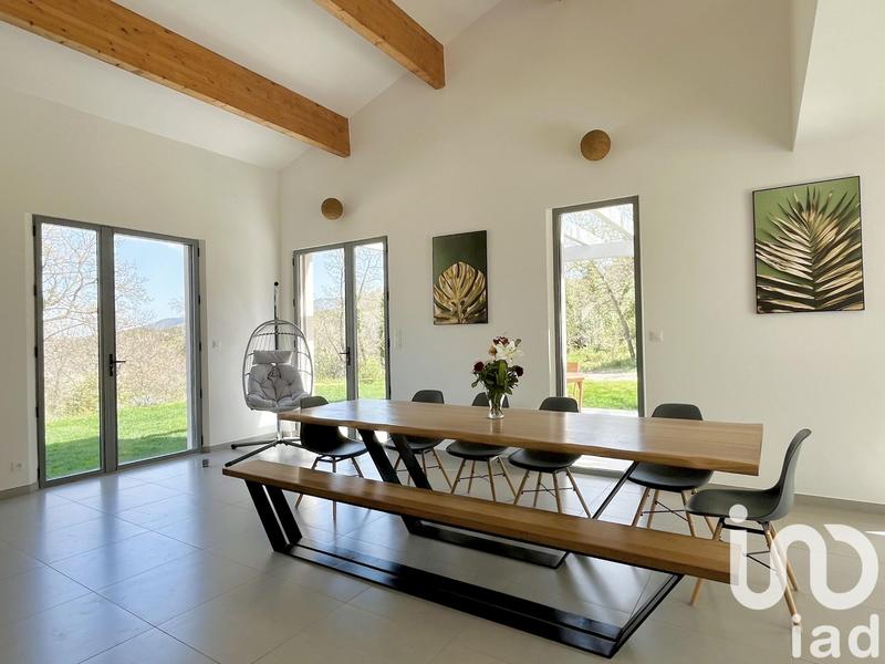 Maison - 256 m² - 7 pièces