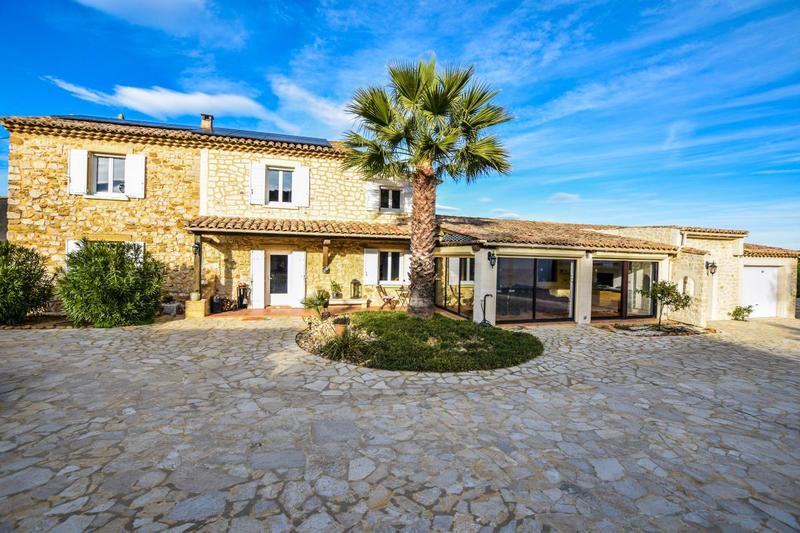 Maison - 183 m² - 6 pièces