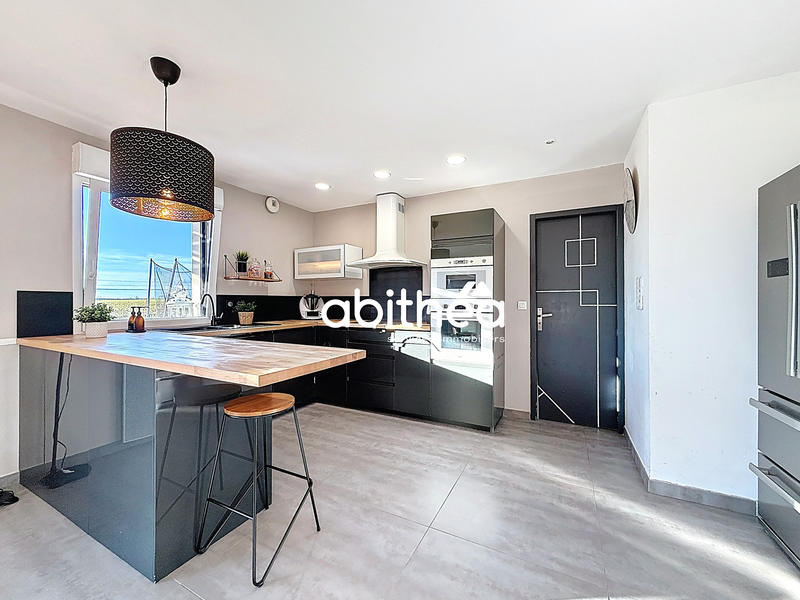 Maison - 171 m² - 8 pièces