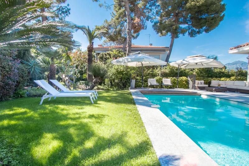 Villa - 200 m² - 5 pièces