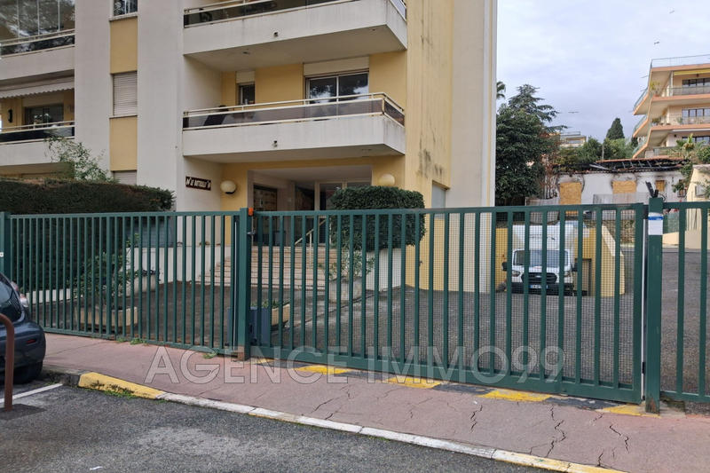 Parking / Garage - 13 m²