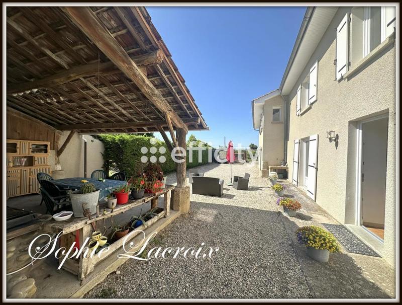 Maison - 212 m² - 6 pièces