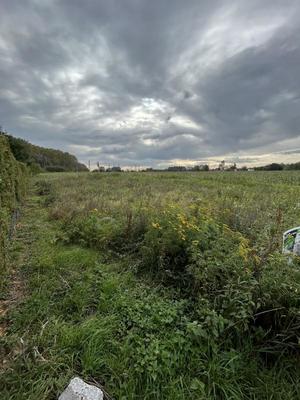 Terrain constructible - 883 m²