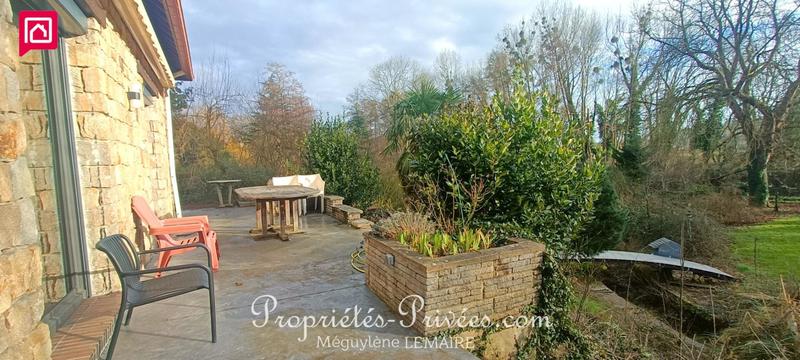 Maison - 416 m² - 10 pièces