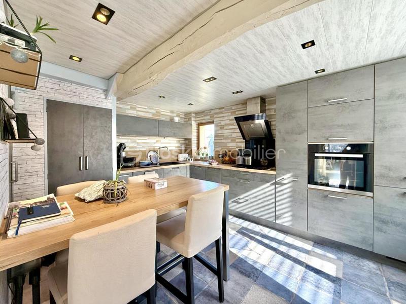 Maison - 118 m² - 6 pièces